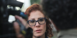 apesar-de-condenada-pelo-stf,-zambelli-tem-passaporte-e-pode-viajar