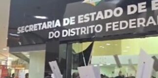 protesto-de-professores-em-greve-tem-confusao-em-frente-a-see-df