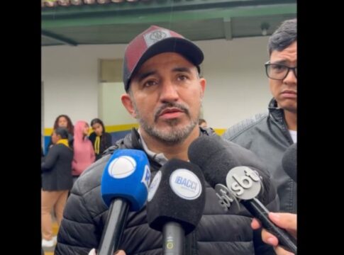 “era-o-amor-da-minha-vida”,-diz-pai-de-jovem-que-comeu-bolo-envenenado