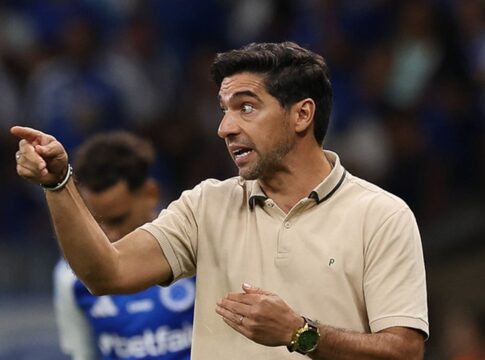web-aponta-ofensa-de-abel-ferreira-a-gabigol:-“gordo”.-veja-dublagem