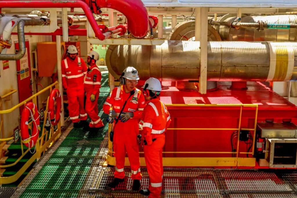 anp:-producao-de-petroleo-cresce-13,7%-em-abril.-pre-sal-bate-recorde