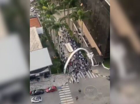 organizadas-do-corinthians-divulgam-nota-sobre-invasao:-“revolucao”