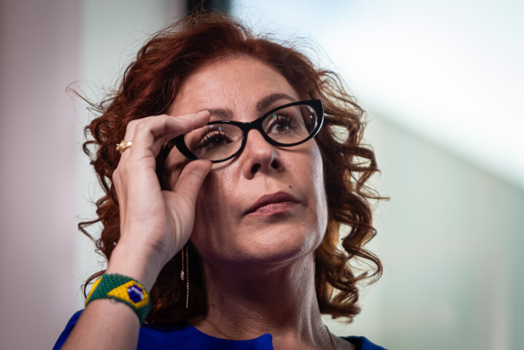 carla-zambelli-reage-a-pedido-de-prisao-da-pgr:-“inconstitucional”