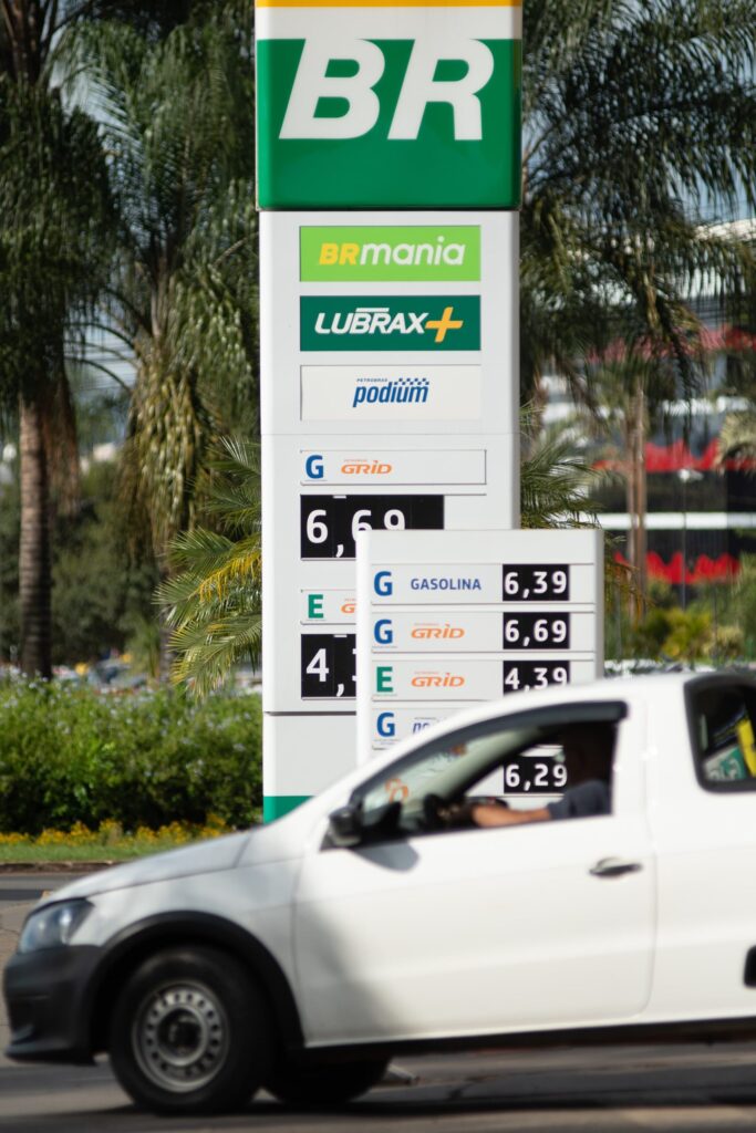 governo-pressiona-para-que-reducao-da-gasolina-chegue-ao-consumidor