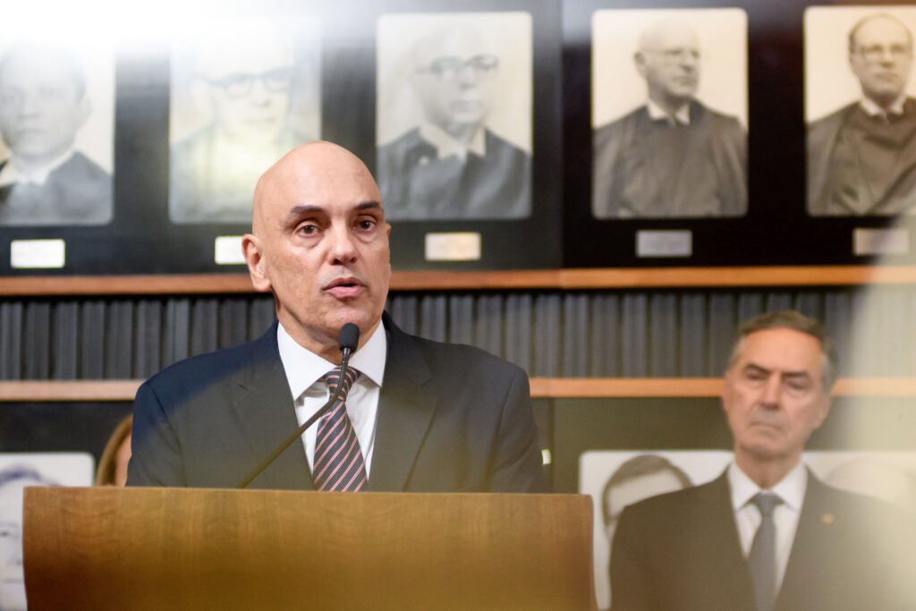 em-meio-a-polemica,-moraes-manda-recado-para-“inimigos-internacionais”