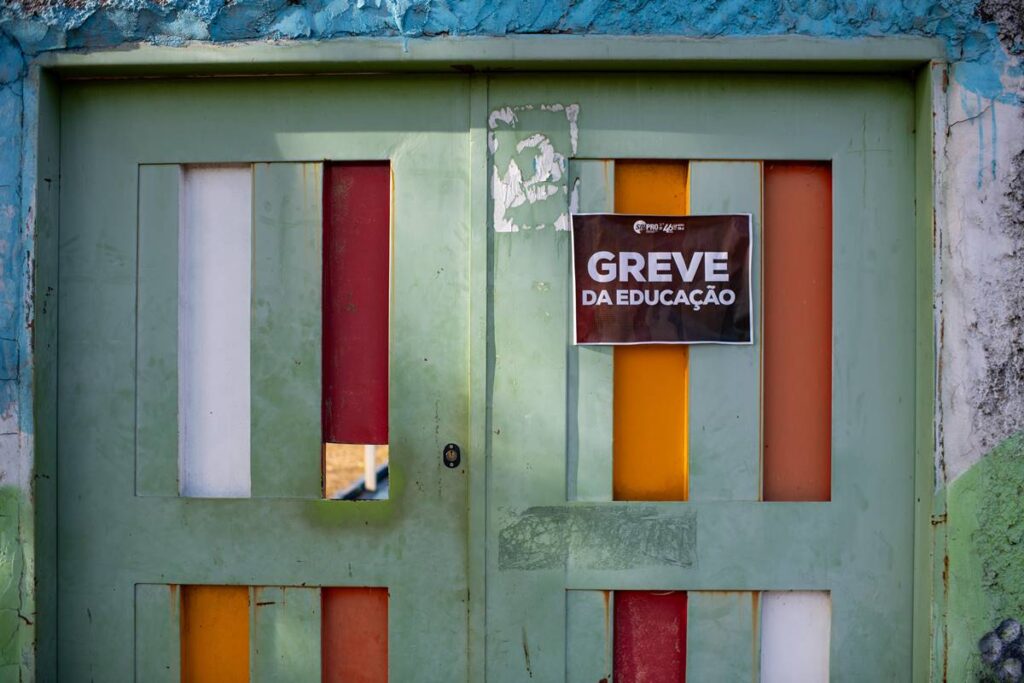 no-3o-dia-de-greve,-35%-das-escolas-publicas-do-df-amanhecem-fechadas