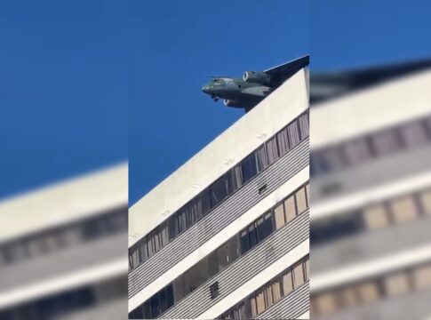 video:-aviao-de-guerra-voando-baixo-chama-atencao-em-taguatinga