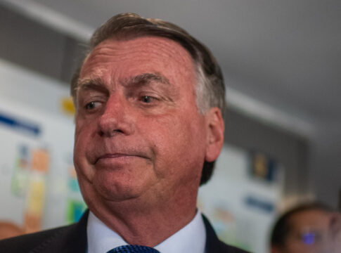 incomodado,-cla-bolsonaro-silencia-sobre-prisao-de-zambelli
