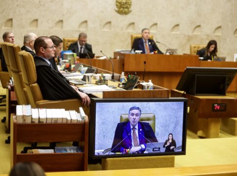 barroso-e-toffoli-rebatem-criticas:-regulacao-de-redes-nao-e-censura