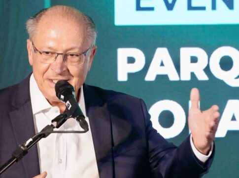nova-tarifa-de-trump-sobre-o-aco-vai-encarecer-produto,-diz-alckmin