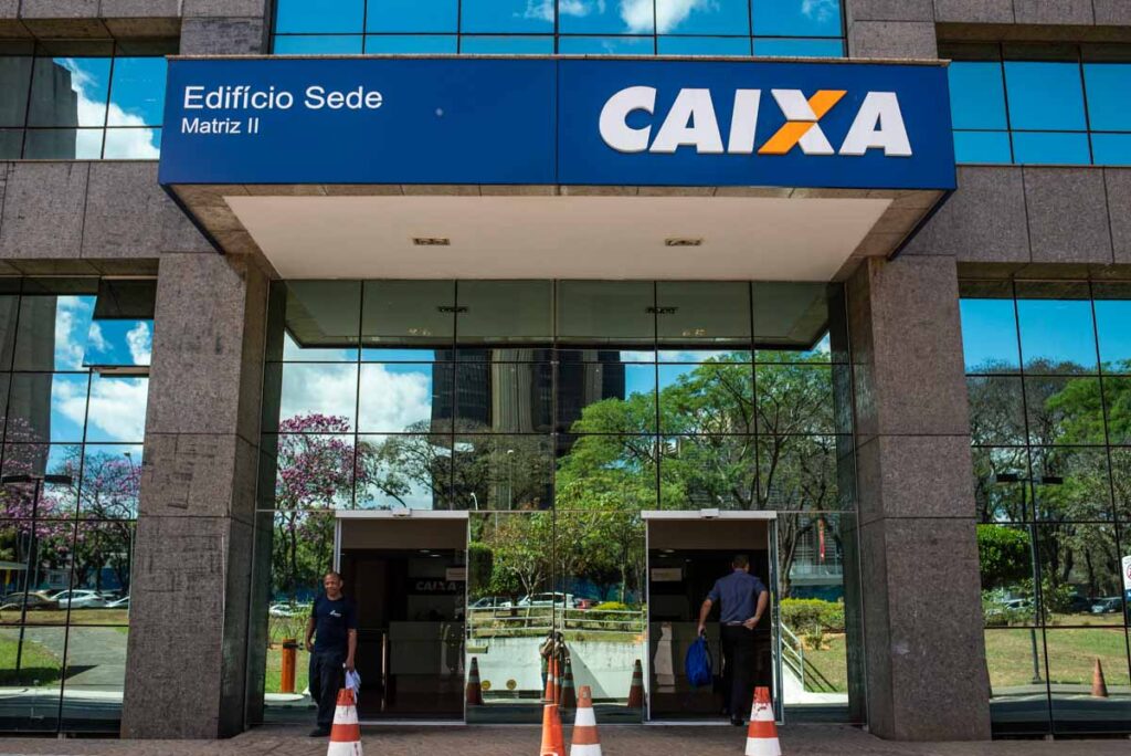 caixa-lucra-r$-4,9-bilhoes-no-primeiro-trimestre,-alta-anual-de-71,5%