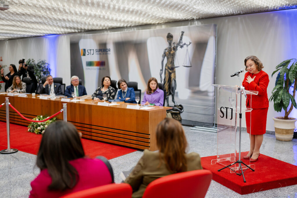 stj-sedia-lancamento-de-livro-em-homenagem-a-ministra-nancy-andrighi