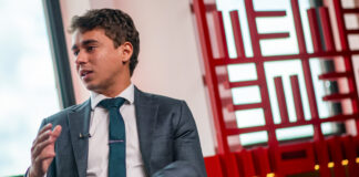 nikolas-se-manifesta-sobre-prisao-de-zambelli-decretada-por-moraes