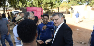 arcebispo-de-brasilia-visita-area-de-invasao-4-semanas-apos-conclave