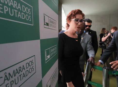 moraes-abre-inquerito-para-investigar-zambelli-por-coacao-e-obstrucao
