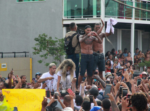 mc-poze-lanca-musica-um-dia-apos-sair-da-prisao:-“o-mais-perseguido”