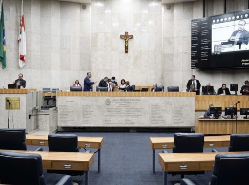 cassacoes-em-massa-podem-fortalecer-esquerda-e-dificultar-gestao-nunes
