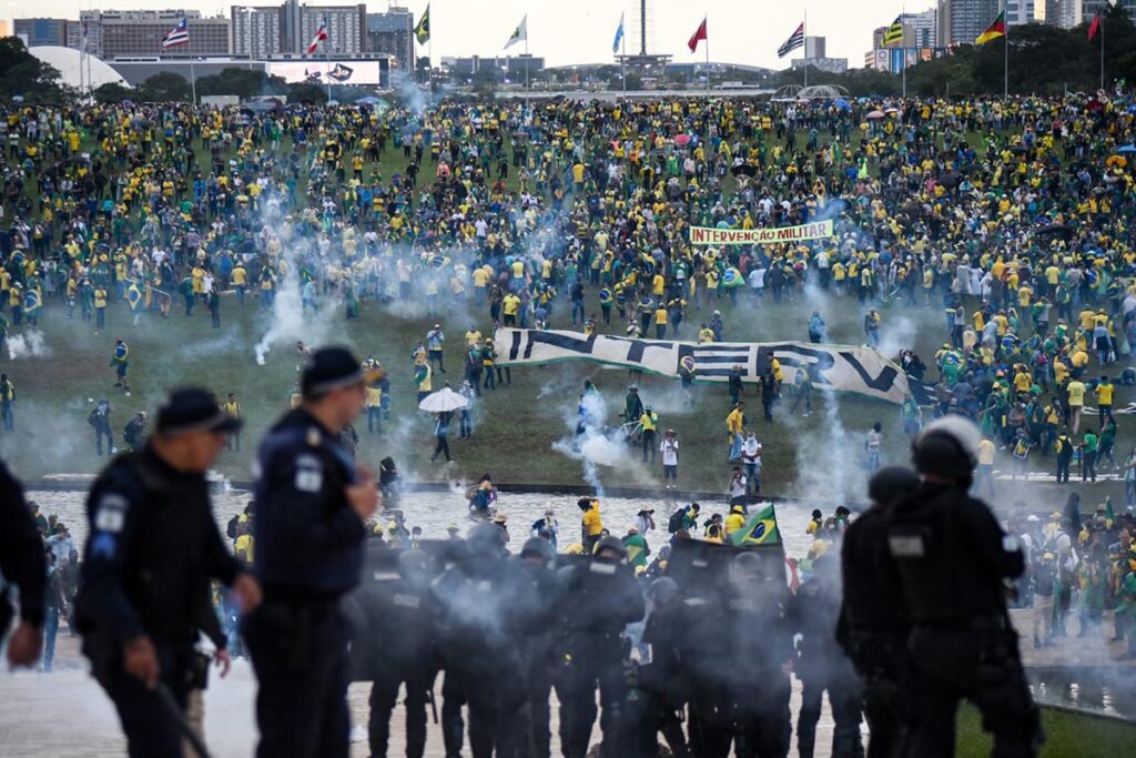 celulares-e-laptop-desaparecem-em-meio-a-investigacao-de-pms-sobre-8/1