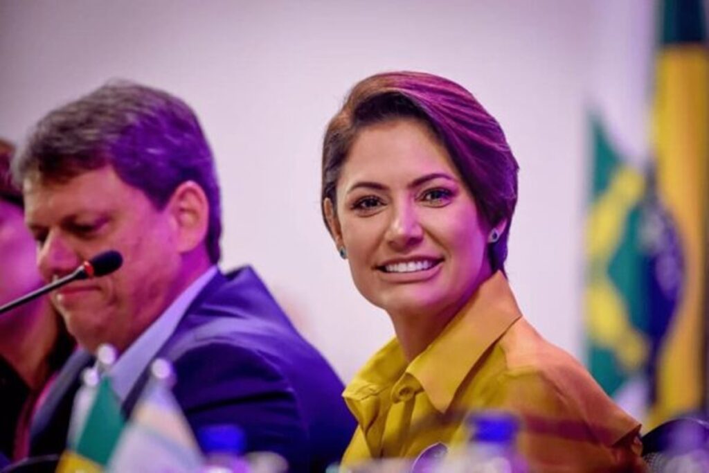 quaest:-tarcisio-e-michelle-empatam-como-alternativas-a-bolsonaro
