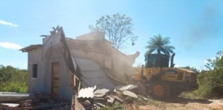 df-legal-derruba-galpoes-e-1-km-de-muro-em-lotes-ilegais-em-planaltina