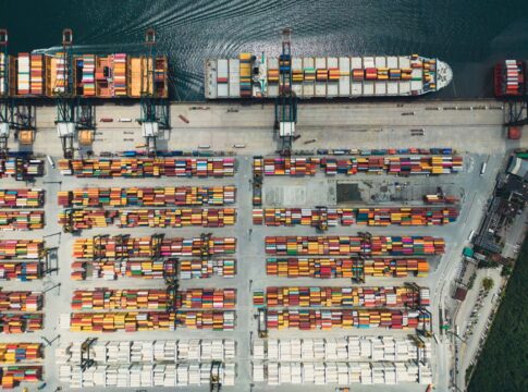 balanca-comercial-tem-superavit-de-us$-7,2-bilhoes-em-maio,-diz-mdic