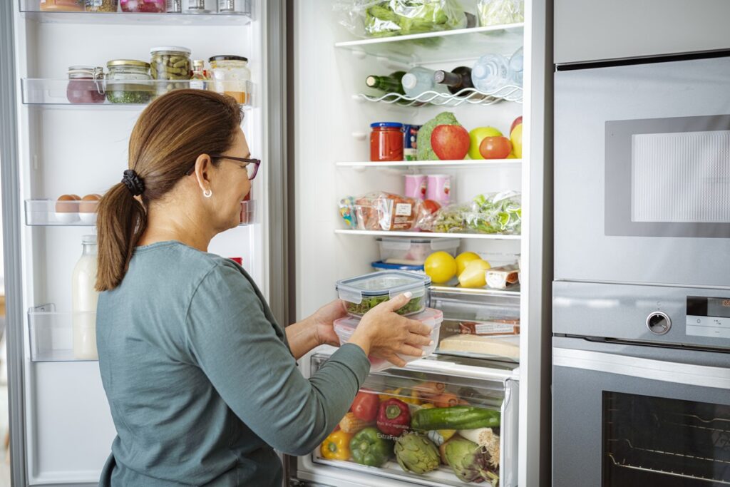 como-organizar-a-geladeira-para-evitar-contaminacoes-em-alimentos