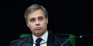 computador-de-mendonca-falha-e-ministros-brincam-sobre-regulacao