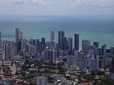 recife-lidera-crescimento-da-massa-salarial-entre-capitais-do-pais
