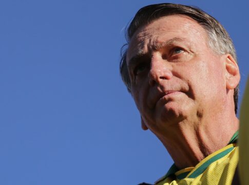 defesa-de-bolsonaro-pede-suspensao-de-processo-da-trama-golpista