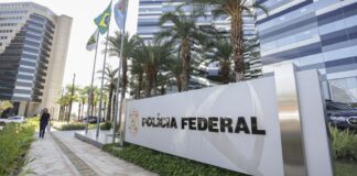bolsonaro-diz-que-deu-r$-2-milhoes-para-custear-filho-que-esta-nos-eua