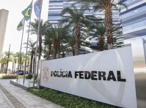 bolsonaro-diz-que-deu-r$-2-milhoes-para-custear-filho-que-esta-nos-eua