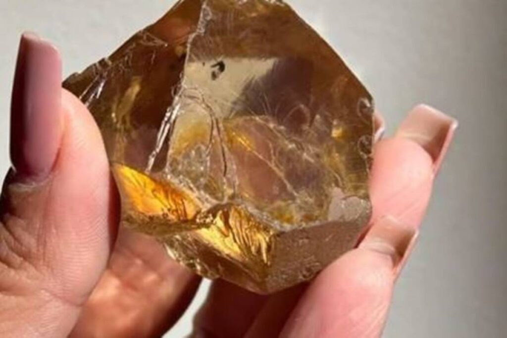 diamante-gigante-de-r$-16-milhoes-achado-em-mg-e-o-2o-maior-do-brasil