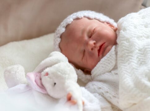 homem-bate-em-bebe-de-4-meses-apos-confundi-lo-com-reborn
