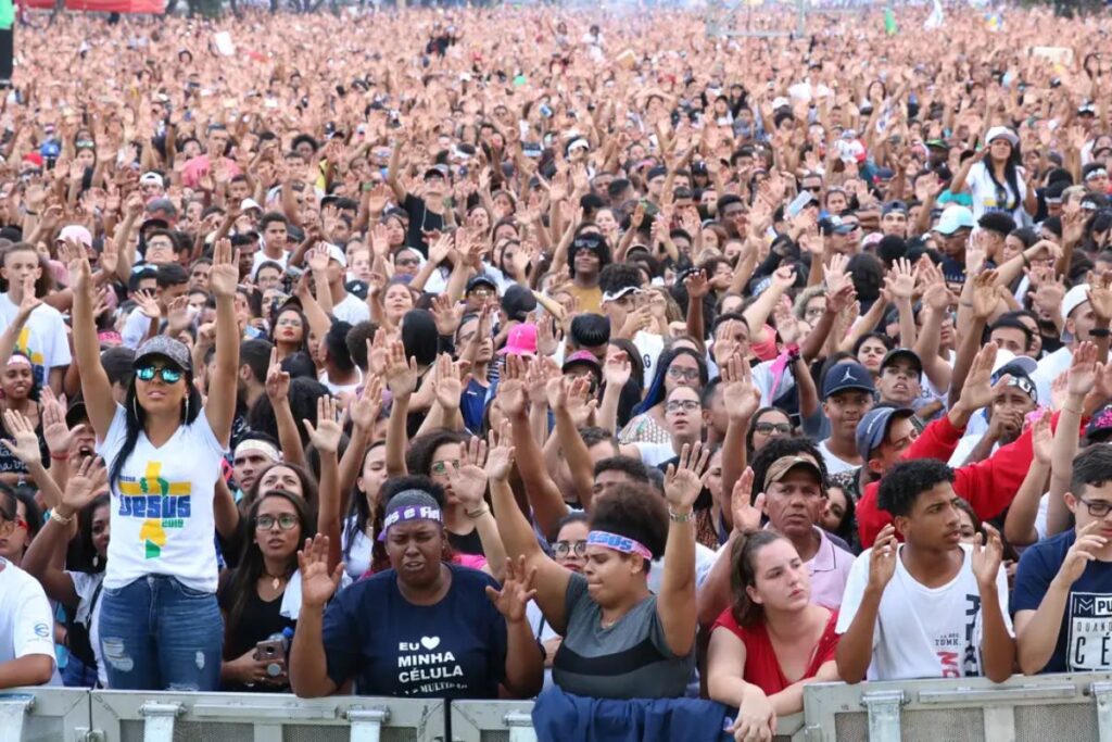 censo:-no-brasil,-pardos-sao-maioria-em-quase-todas-as-religioes