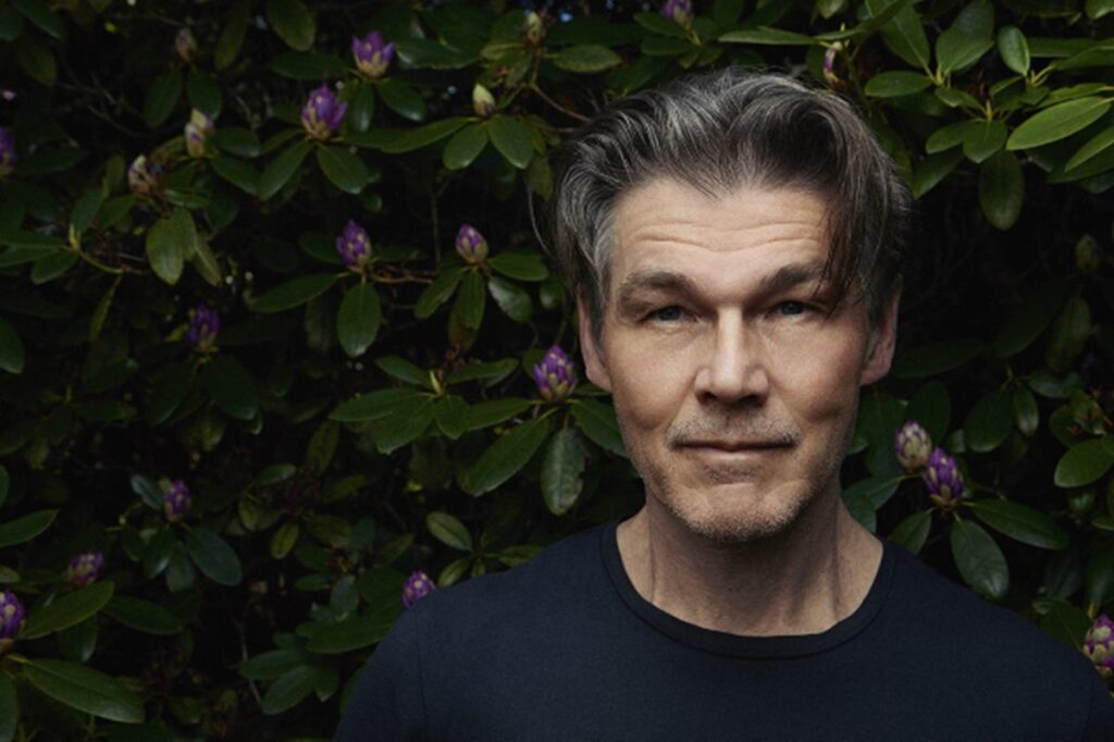 vocalista-do-a-ha-e-diagnosticado-com-parkinson.-conheca-os-sintomas