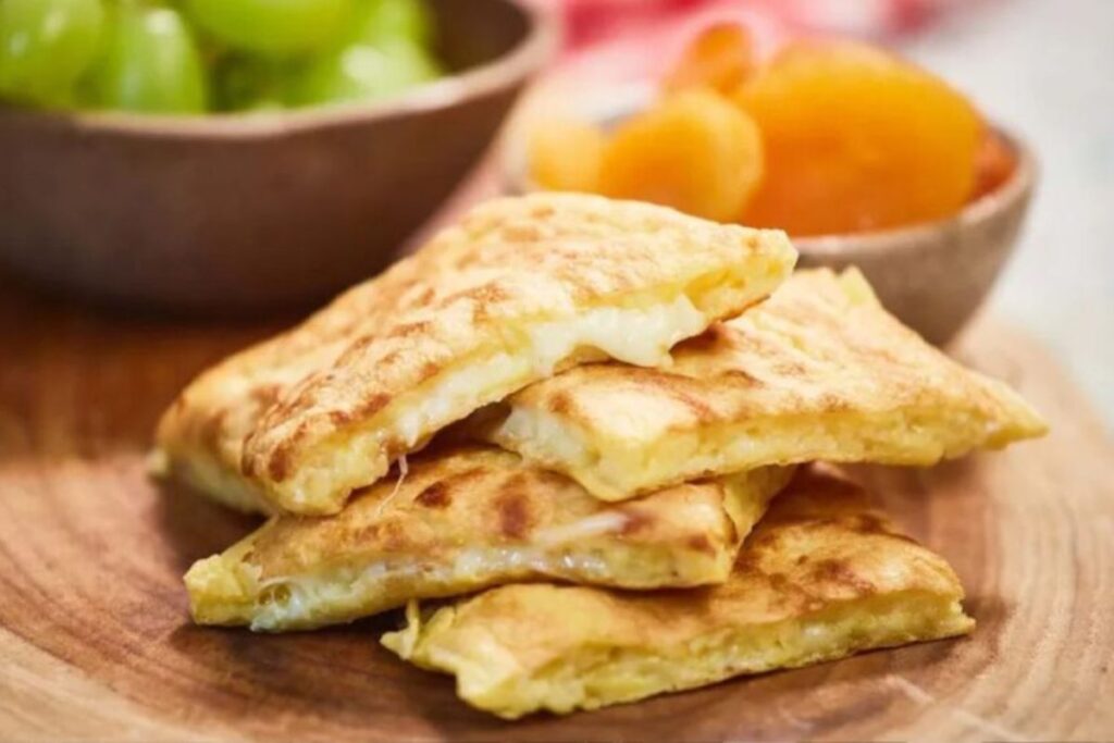 receita-de-pao-de-queijo-de-frigideira-pronto-em-10-minutos