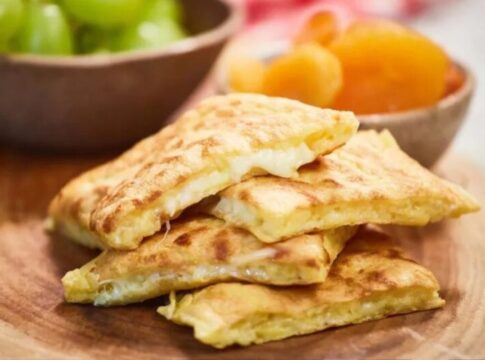 receita-de-pao-de-queijo-de-frigideira-pronto-em-10-minutos