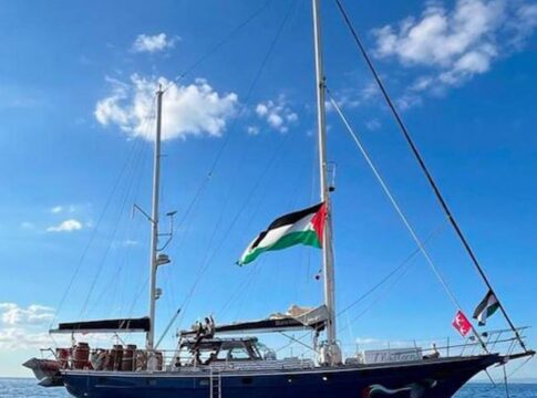 barco com-ativistas-esta-a-48-horas-de-gaza-com-ajuda-humanitaria