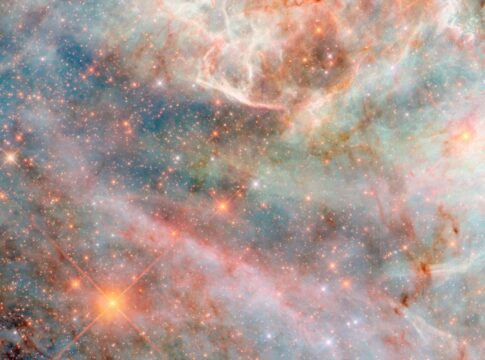 telescopio-espacial-hubble-registra-nuvens-que-parecem-algodao-doce