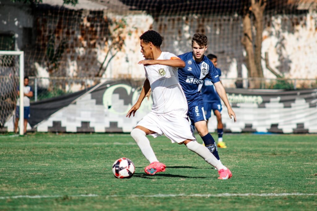 com-dois-a-menos,-samambaia-arranca-empate-no-candangao-sub-20