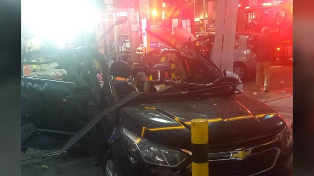 video:-carro-explode-durante-abastecimento-em-posto-no-rio.-veja