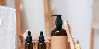 cleansing-oil:-expert-revela-tudo-sobre-produto-para-remocao-da-make