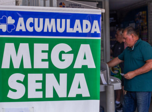 mega-sena-acumula,-e-premio-vai-a-r$-61-milhoes.-confira-os-numeros