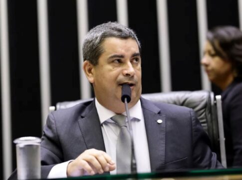 as-duas-prioridades-do-deputado-que-assume-no-lugar-de-zambelli