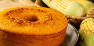 bolo-de-milho-cremoso:-aprenda-a-fazer-o-classico-das-festas-juninas