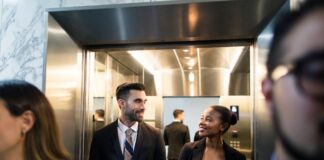 “conversas-de-elevador”-sao-importantes-para-a-saude-mental,-diz-psicologa