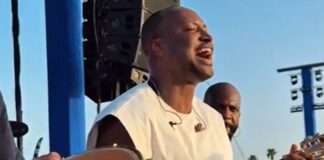 video:-apos-faltar-luz,-thiaguinho-improvisa-durante-show-em-miami