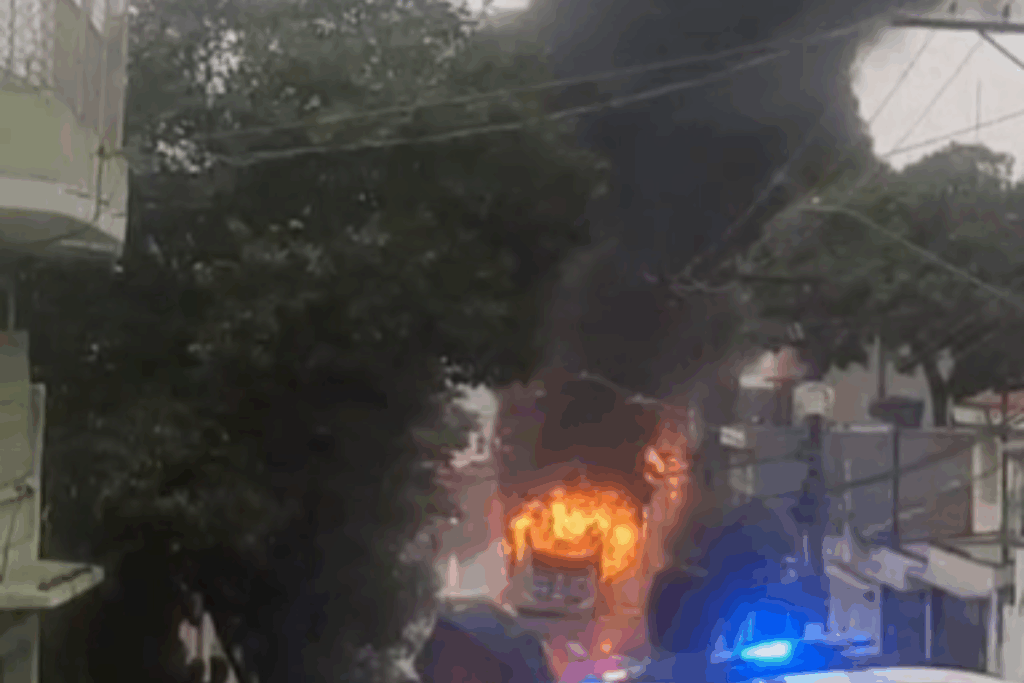 fio-de-poste-sem-manutencao-cai-e-onibus-pega-fogo-em-sp.-veja-video