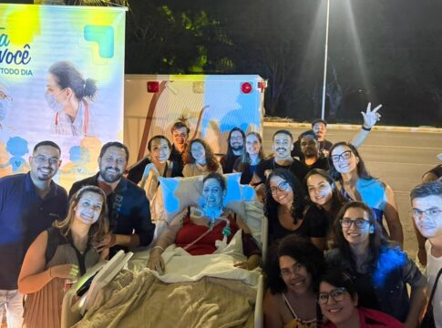 video:-em-maca,-paciente-deixa-uti-para-curtir-show-de-pagode-no-df