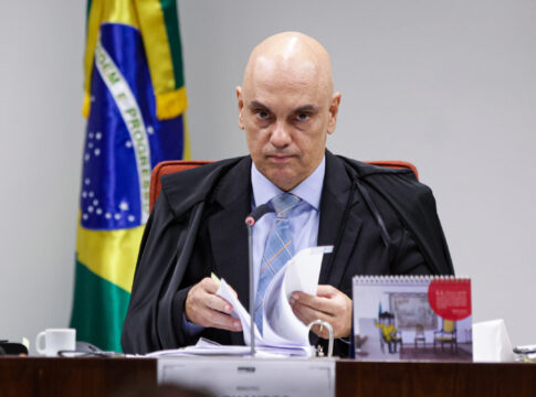 moraes-alterna-descontracao-e-ironias-com-defesas-nos-interrogatorios